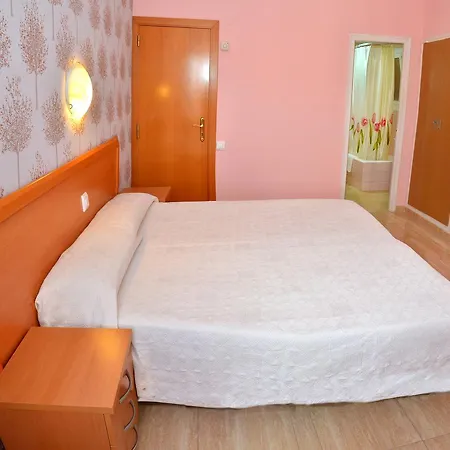 Pensjonat Julieta Lloret de Mar